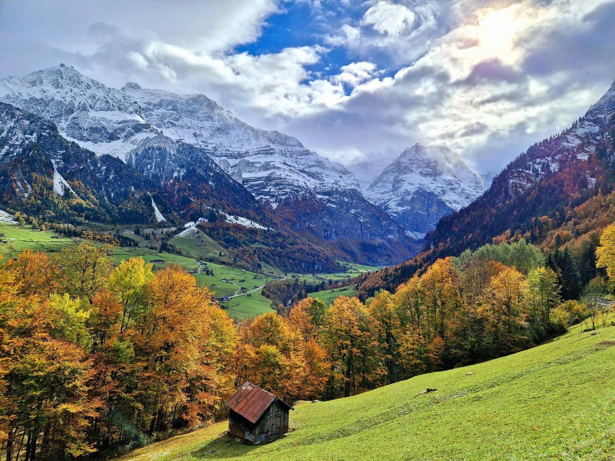 Bed And Breakfast - Die Aelplersuit Fuer Backpackers Im Berghuesli Linthal Exterior photo