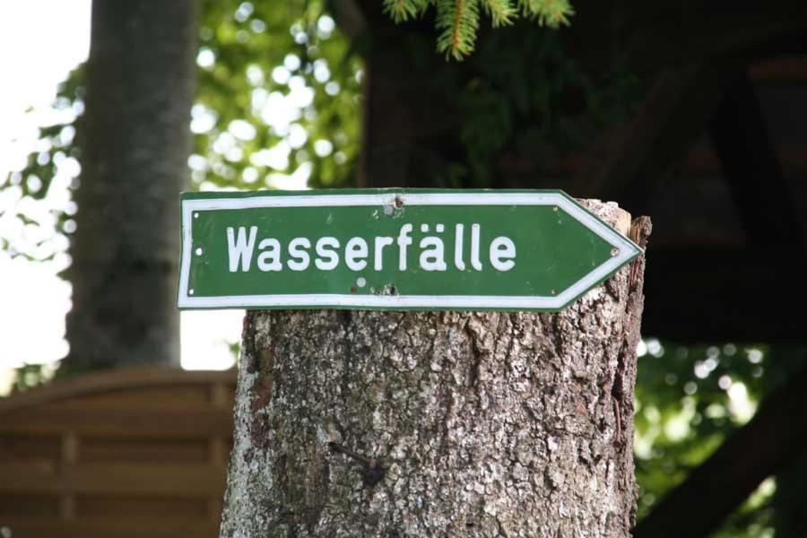 Bed And Breakfast - Die Aelplersuit Fuer Backpackers Im Berghuesli Linthal Exterior photo